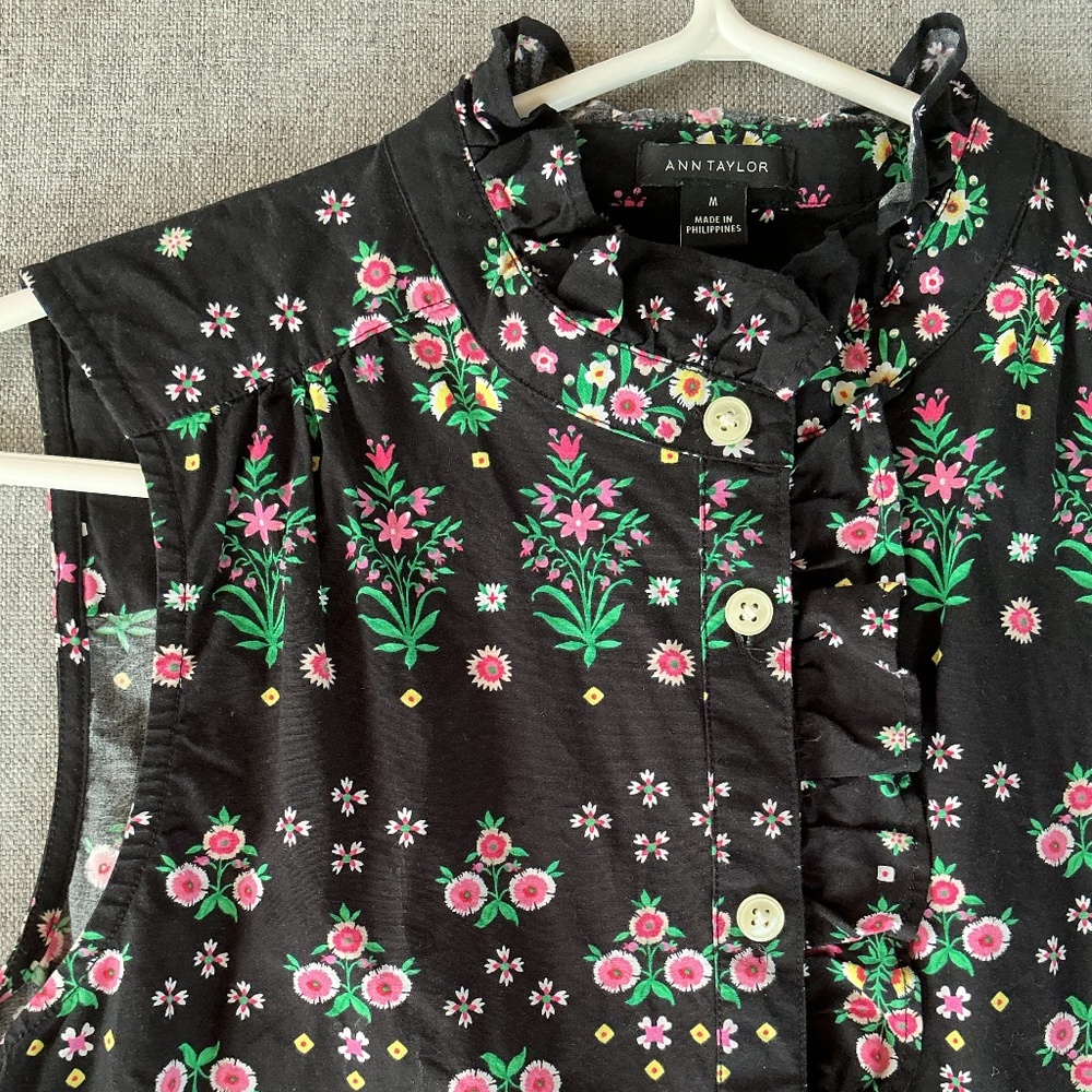 NWOT Ann Taylor Print High Neck Cotton Blouse - M